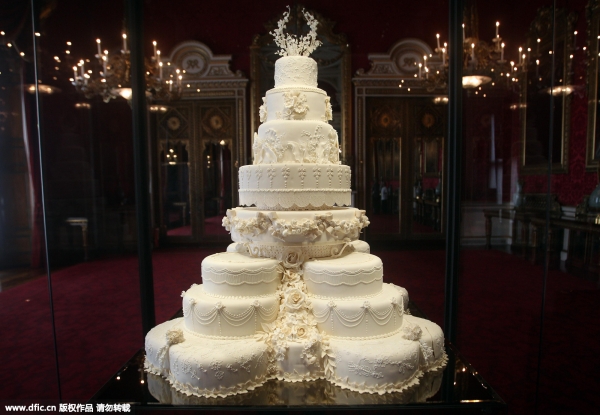 威廉王子大婚使用的简单奢华的纯白蛋糕