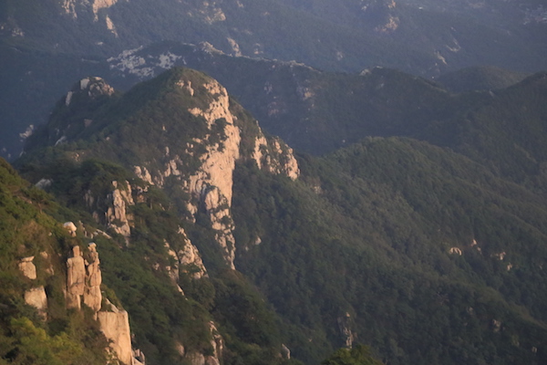 《人文化来》摄制组参礼“群山之尊”山东泰山