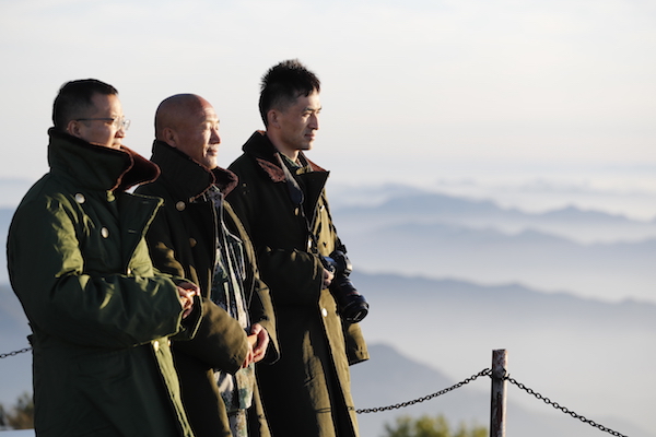 《人文化来》摄制组参礼“群山之尊”山东泰山