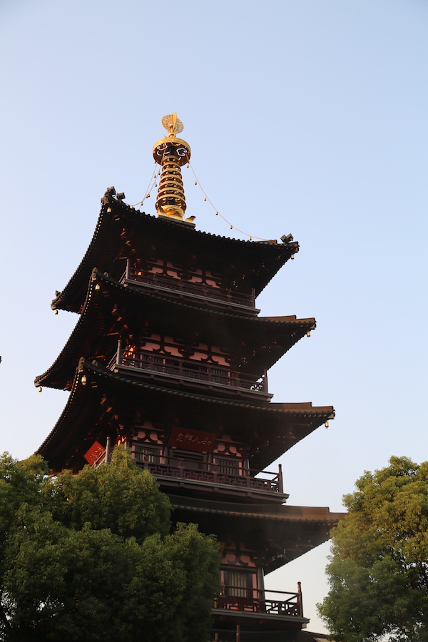 《人文化来》摄制组参礼苏州寒山寺