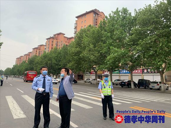 鹅城初夏风雨警，河北广平交警为初三学生复课全力保驾护航