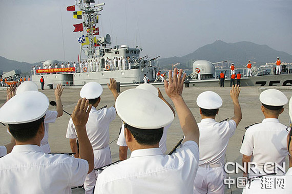 我海军出访越南 严陈 摄